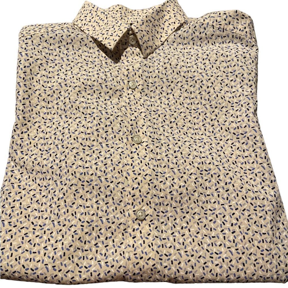 Crosby & Howard size medium shirt sleeved button up shirt great style never worn
